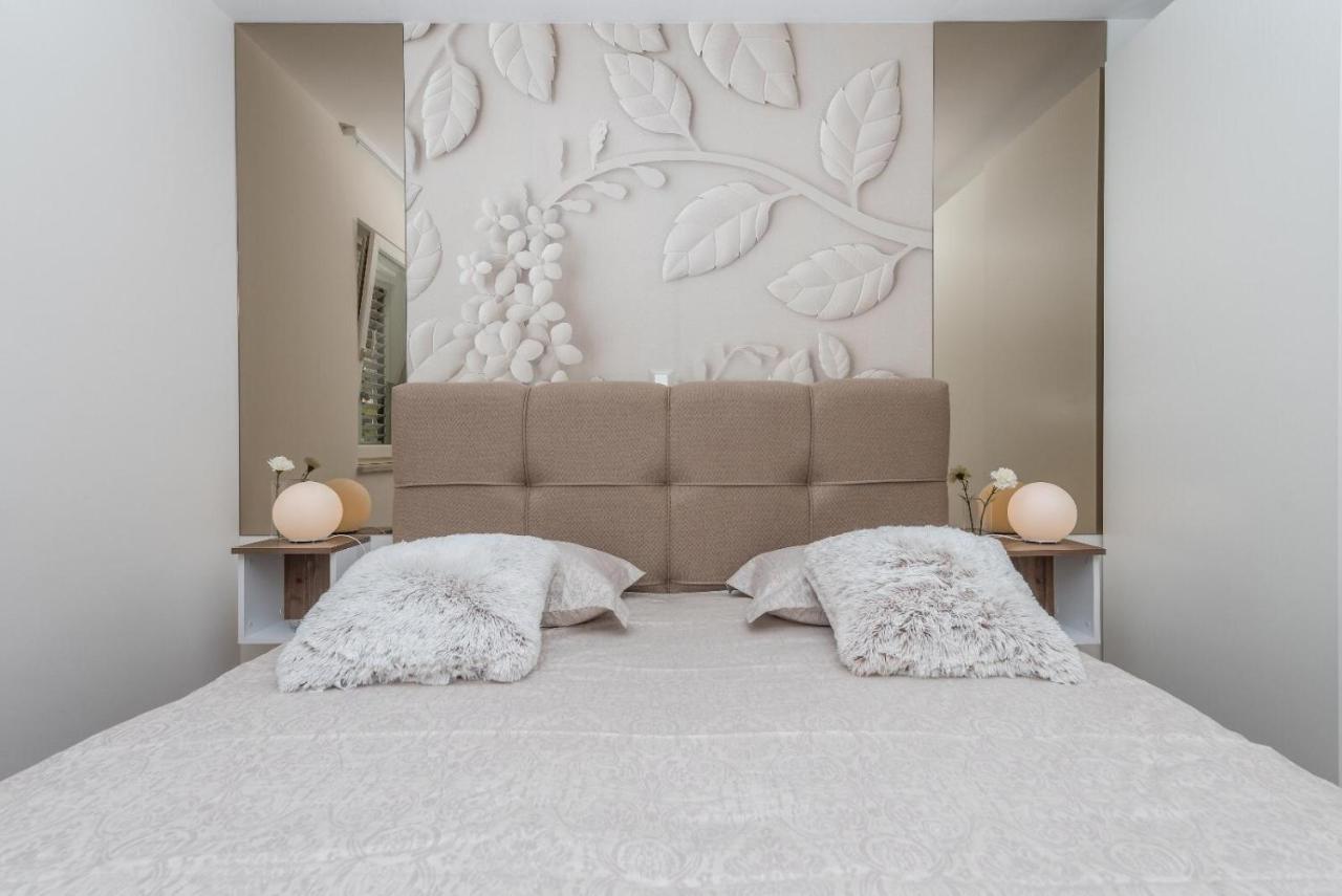 Chic Apartment Zoja Near Beach With Free Parking Makarska Bagian luar foto