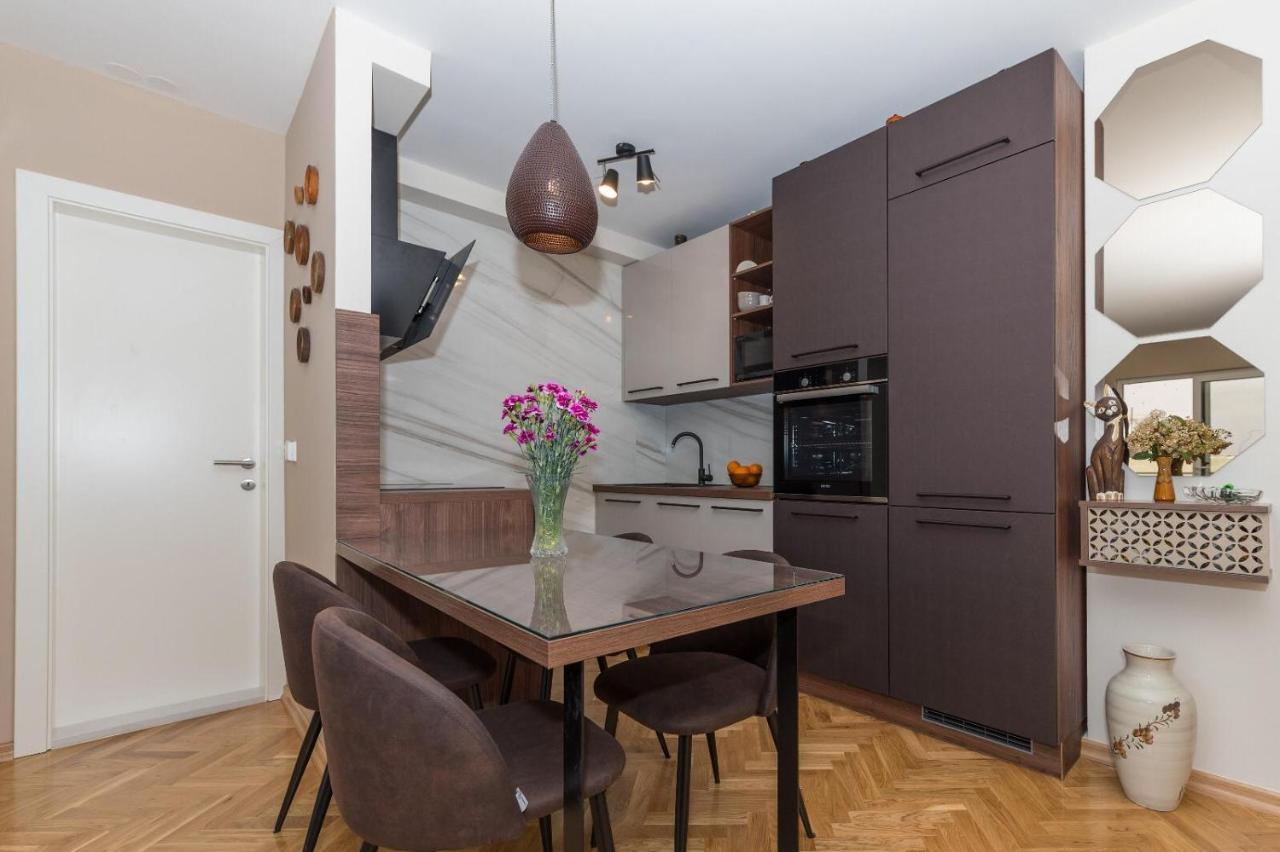 Chic Apartment Zoja Near Beach With Free Parking Makarska Bagian luar foto