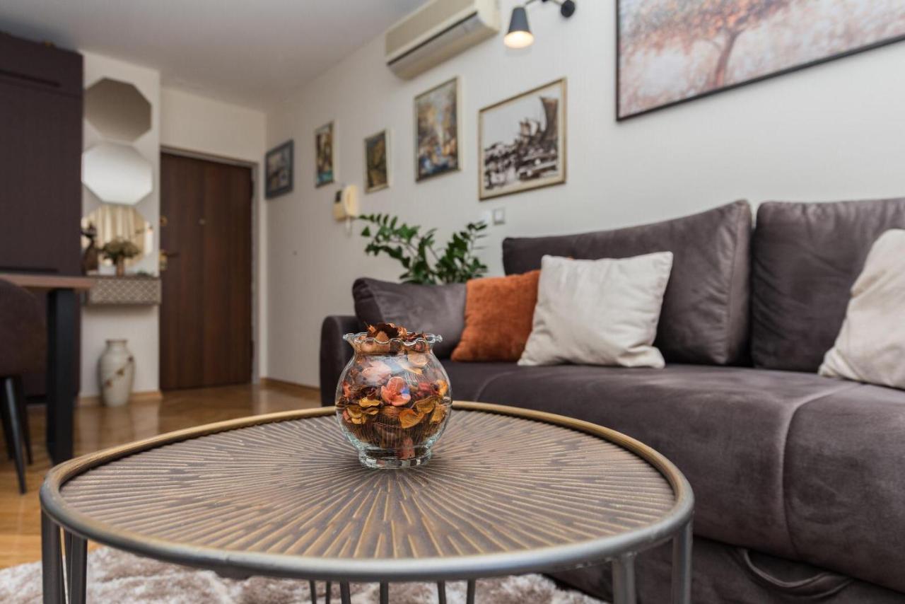 Chic Apartment Zoja Near Beach With Free Parking Makarska Bagian luar foto