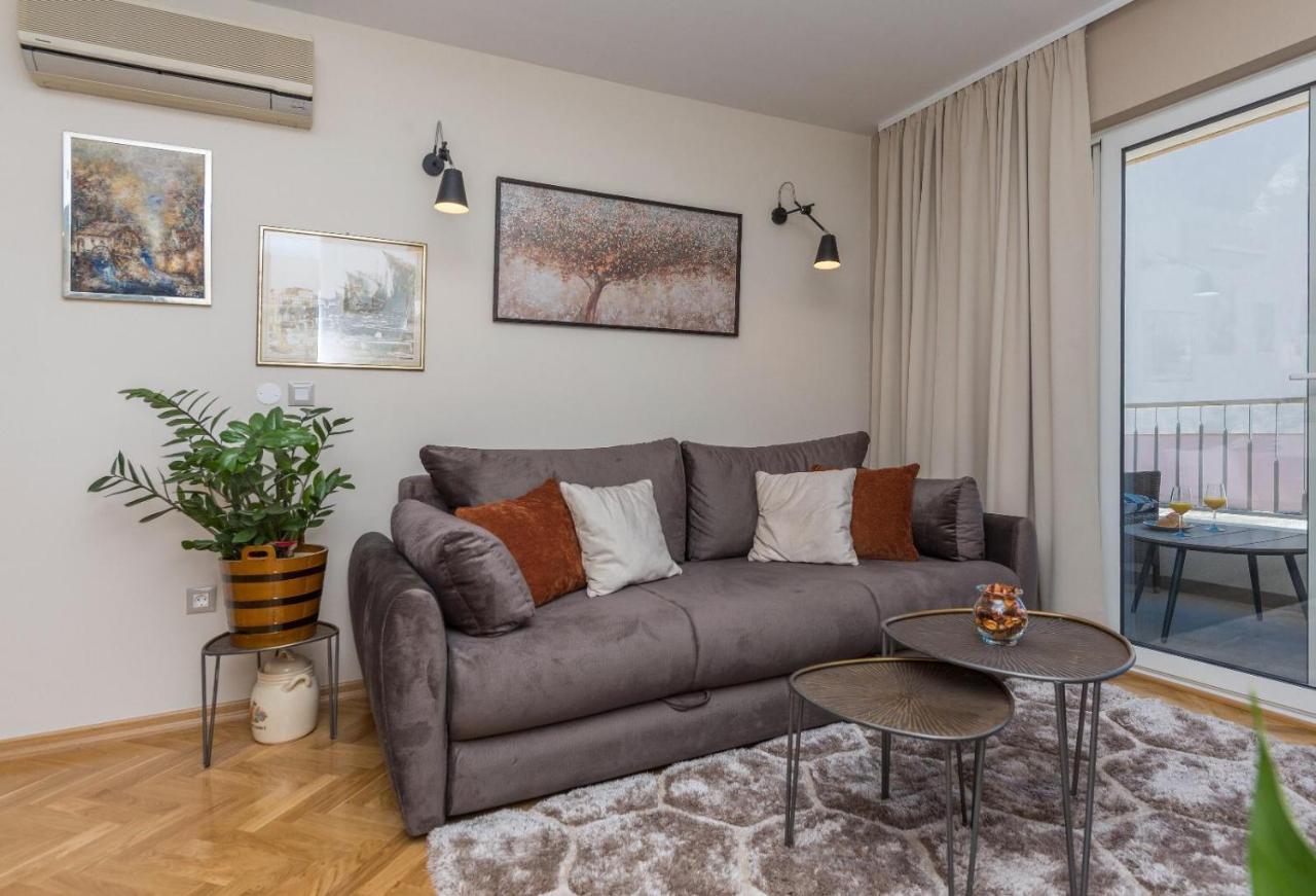 Chic Apartment Zoja Near Beach With Free Parking Makarska Bagian luar foto