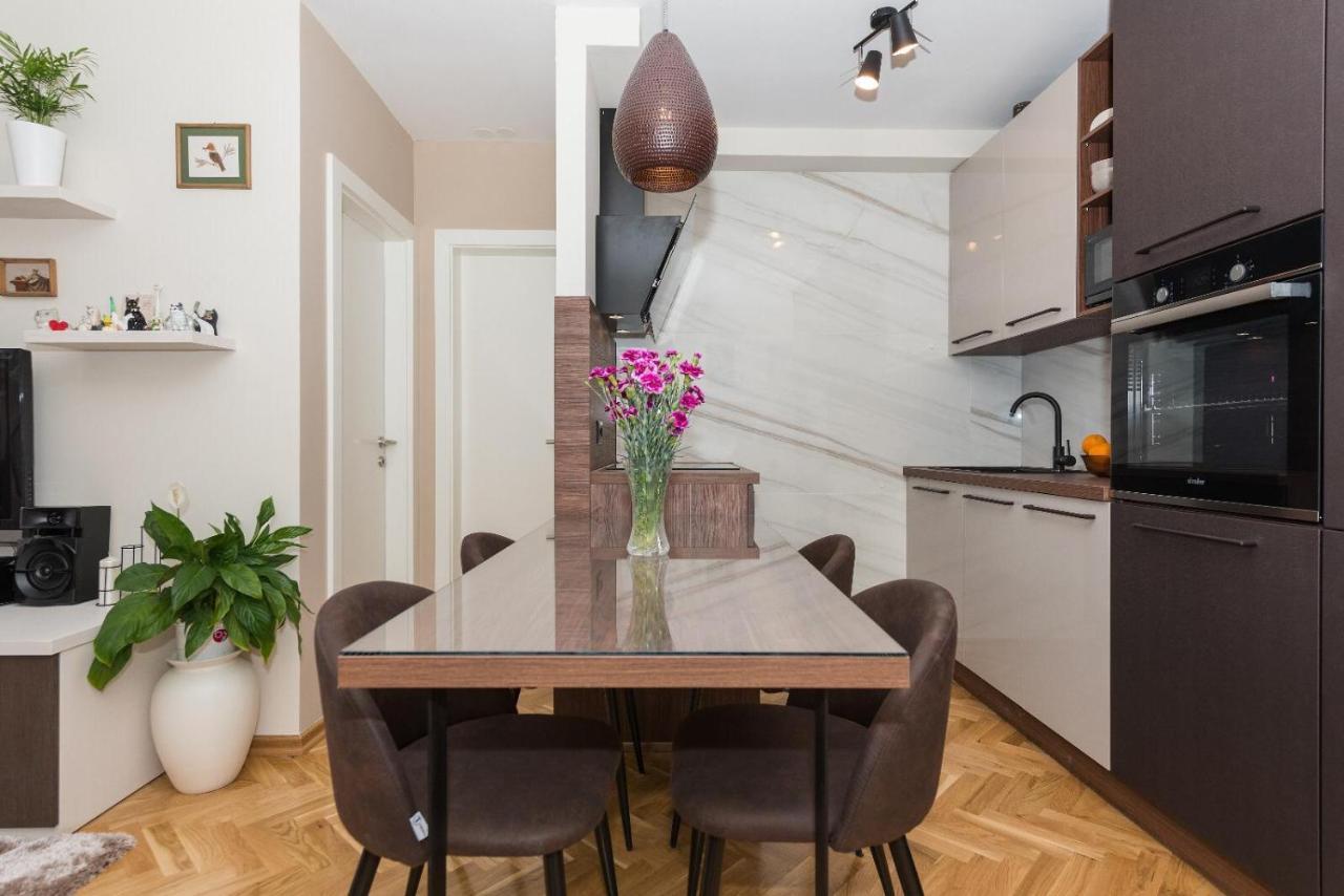 Chic Apartment Zoja Near Beach With Free Parking Makarska Bagian luar foto