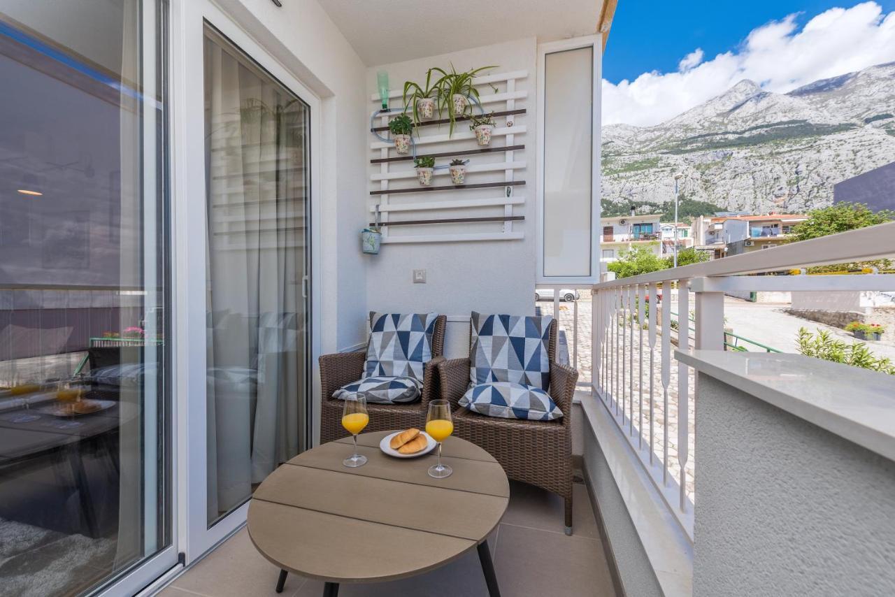 Chic Apartment Zoja Near Beach With Free Parking Makarska Bagian luar foto
